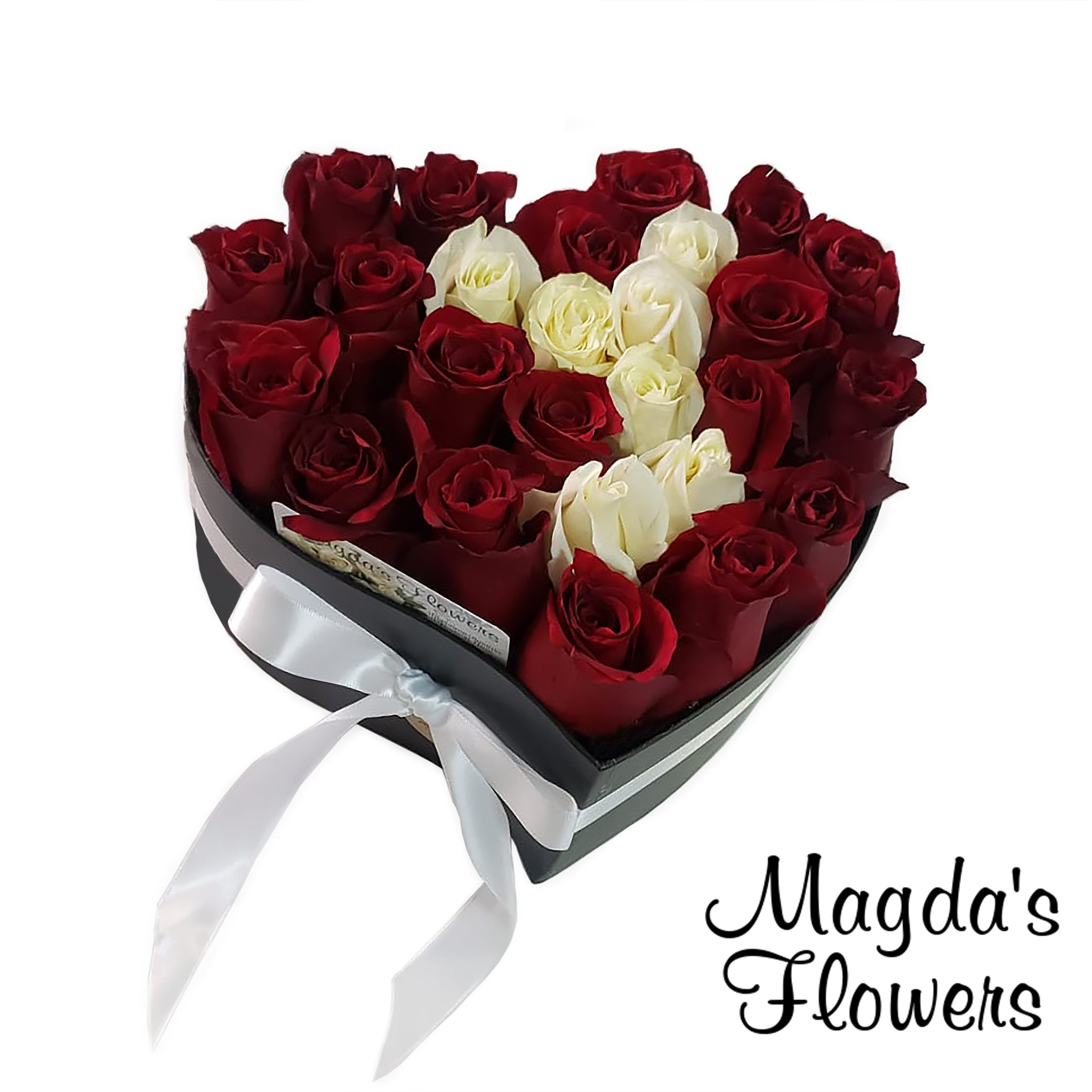 Caja de rosas con corazón romántico
